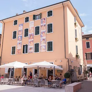 Torre 3*, Garda (Verona) Italië